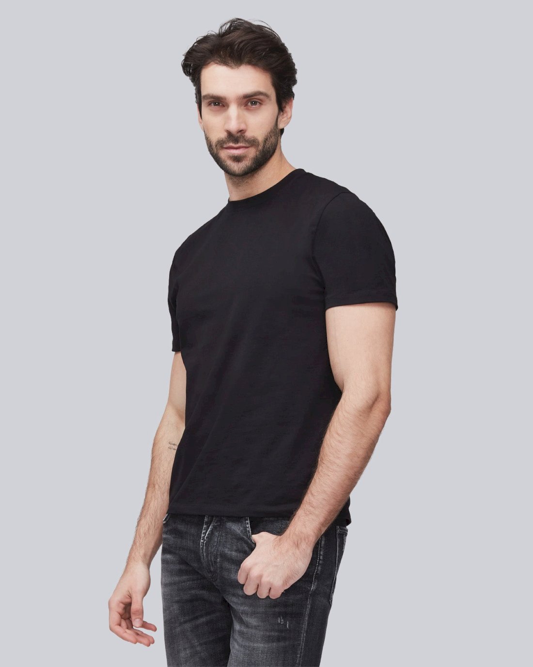 7 For All Mankind Luxe Performance Tee in Black 7M272237BLK